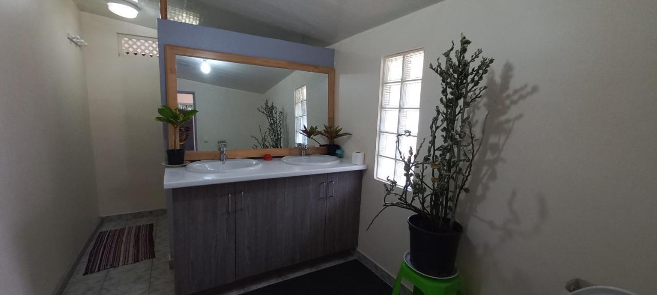 Pension Toka Eva Nuku Hiva Exterior foto