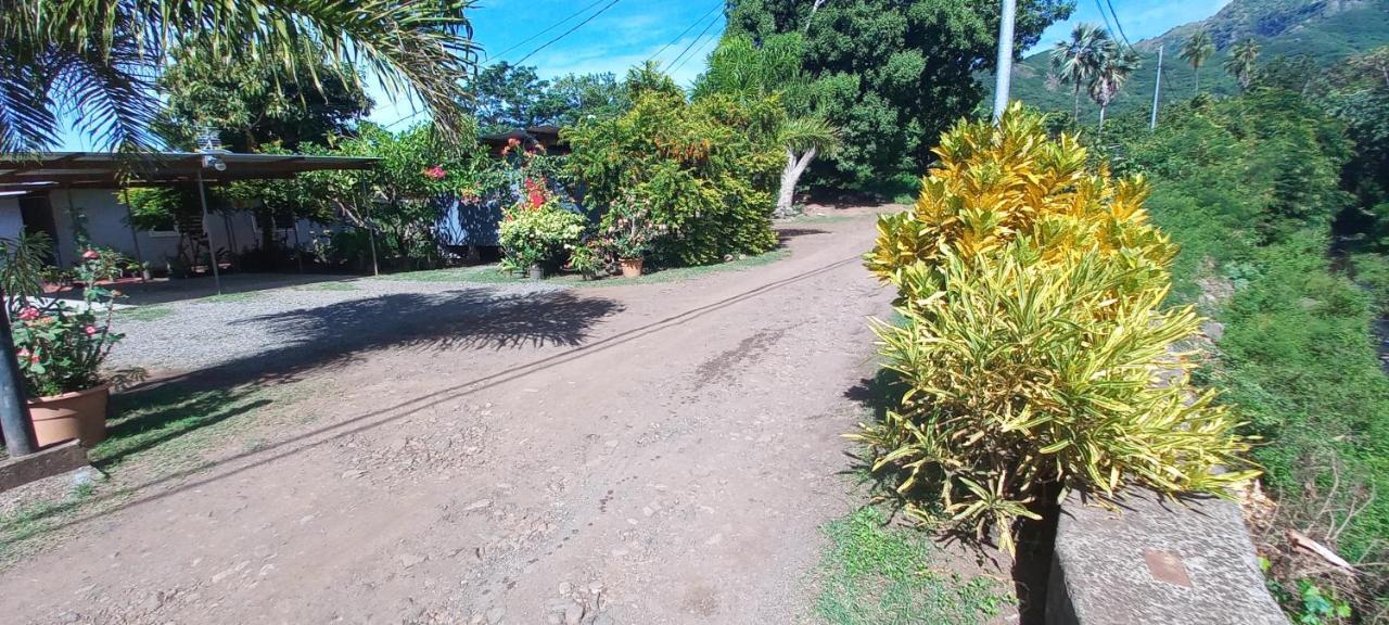Pension Toka Eva Nuku Hiva Exterior foto
